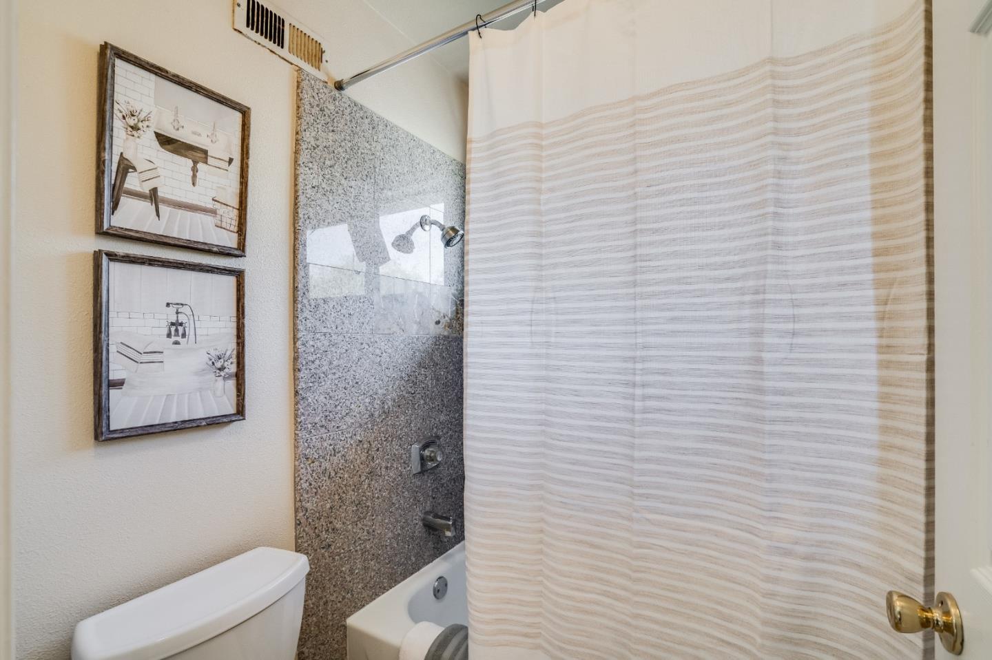 Detail Gallery Image 26 of 41 For 5454 Colony Green Dr, San Jose,  CA 95123 - 2 Beds | 2/1 Baths