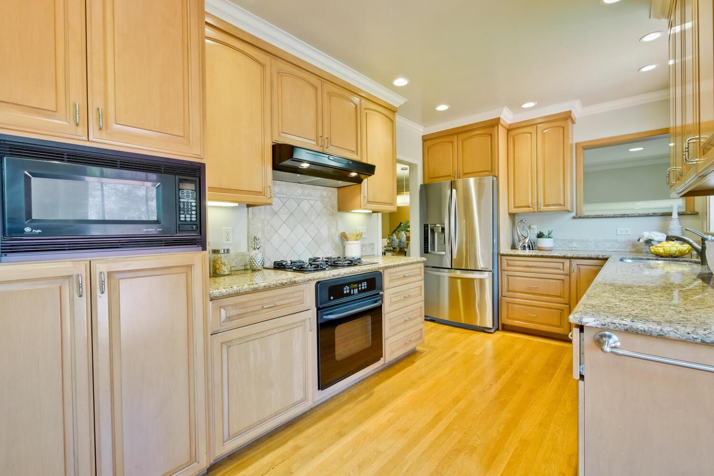 Detail Gallery Image 13 of 48 For 1525 Oak St, San Mateo,  CA 94402 - 3 Beds | 2 Baths