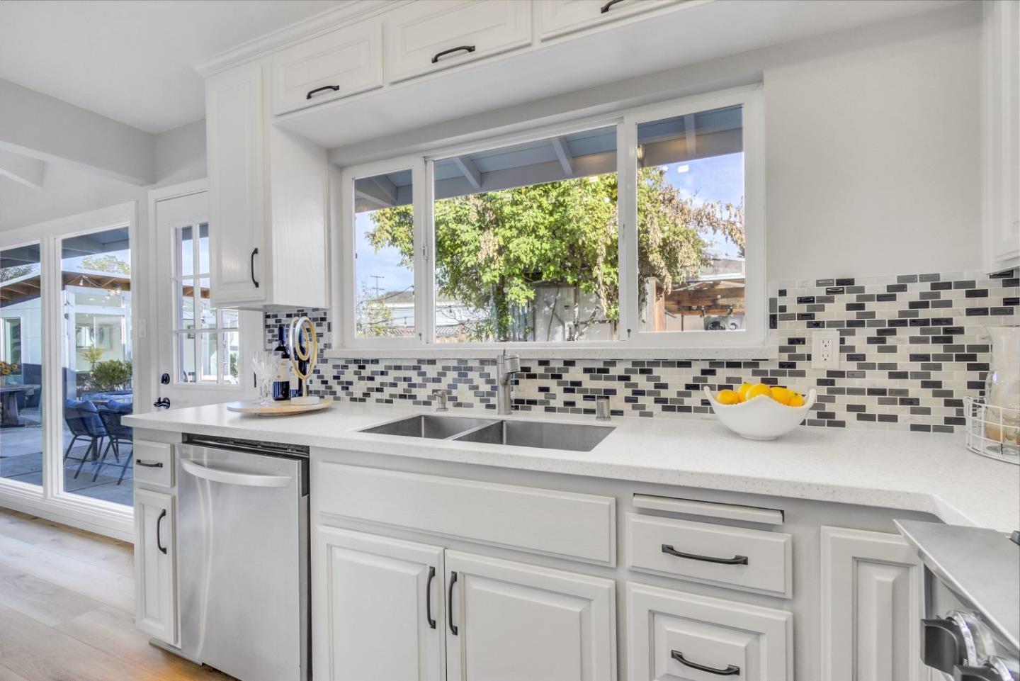 Detail Gallery Image 14 of 49 For 1101 Karen Way, Mountain View,  CA 94040 - 3 Beds | 1 Baths
