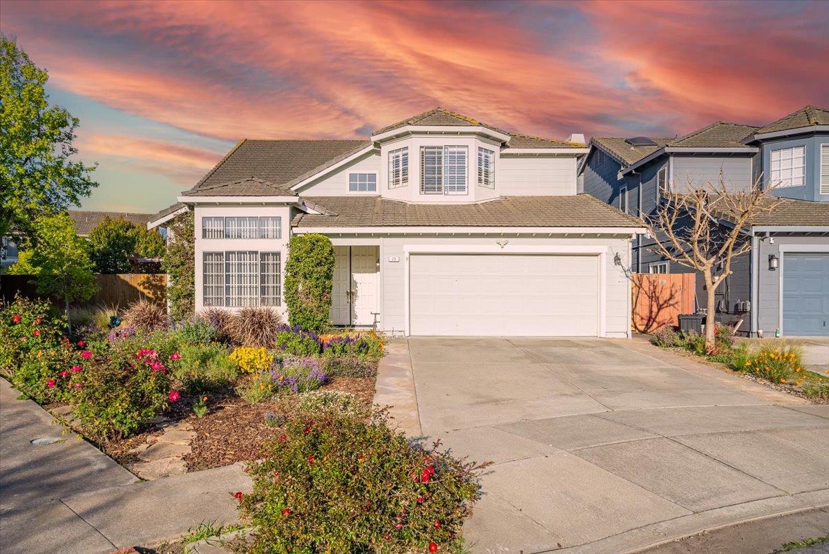 Photo of 23 Penwick Cir in Salinas, CA