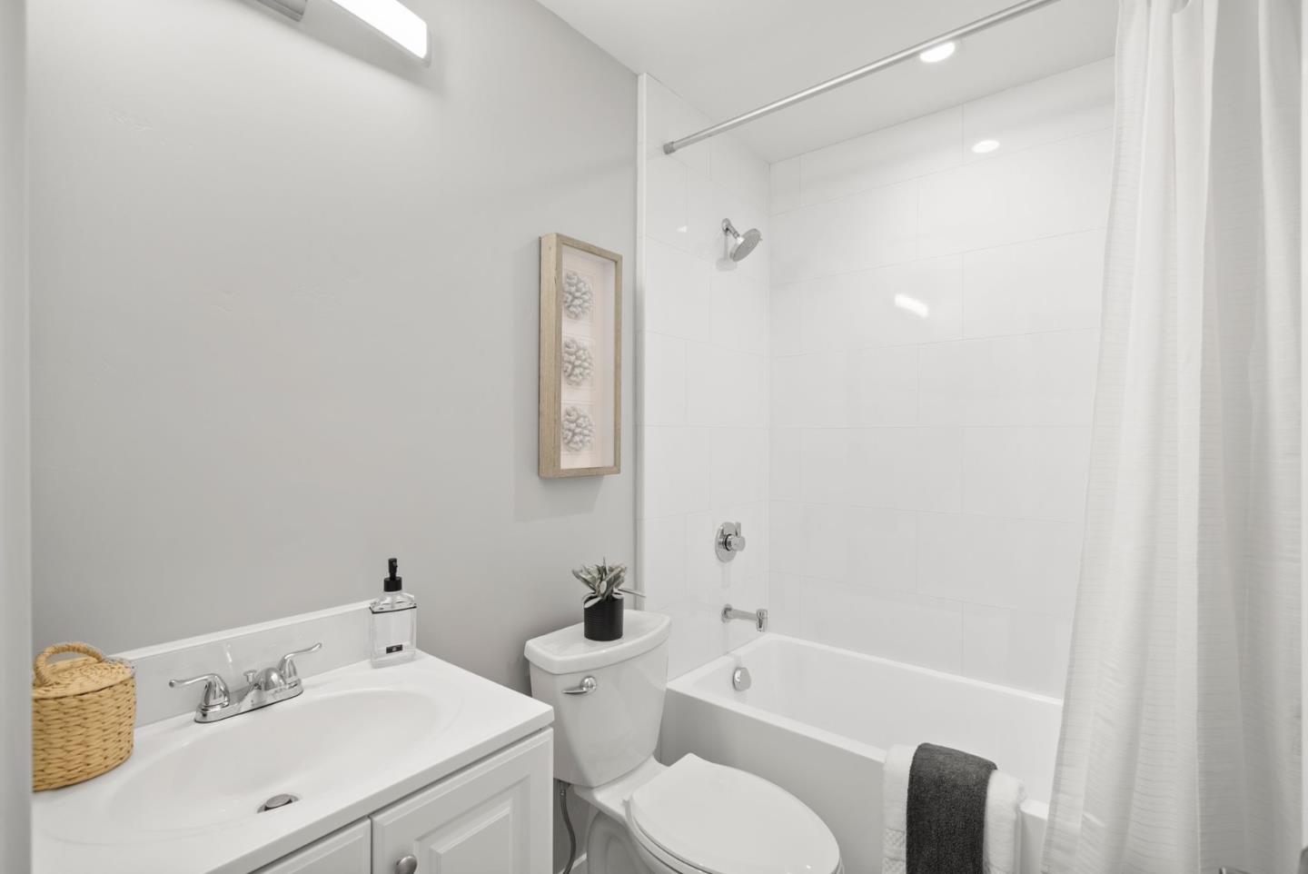 Detail Gallery Image 11 of 23 For 921 Ponselle Ln #1,  Capitola,  CA 95010 - 2 Beds | 1 Baths