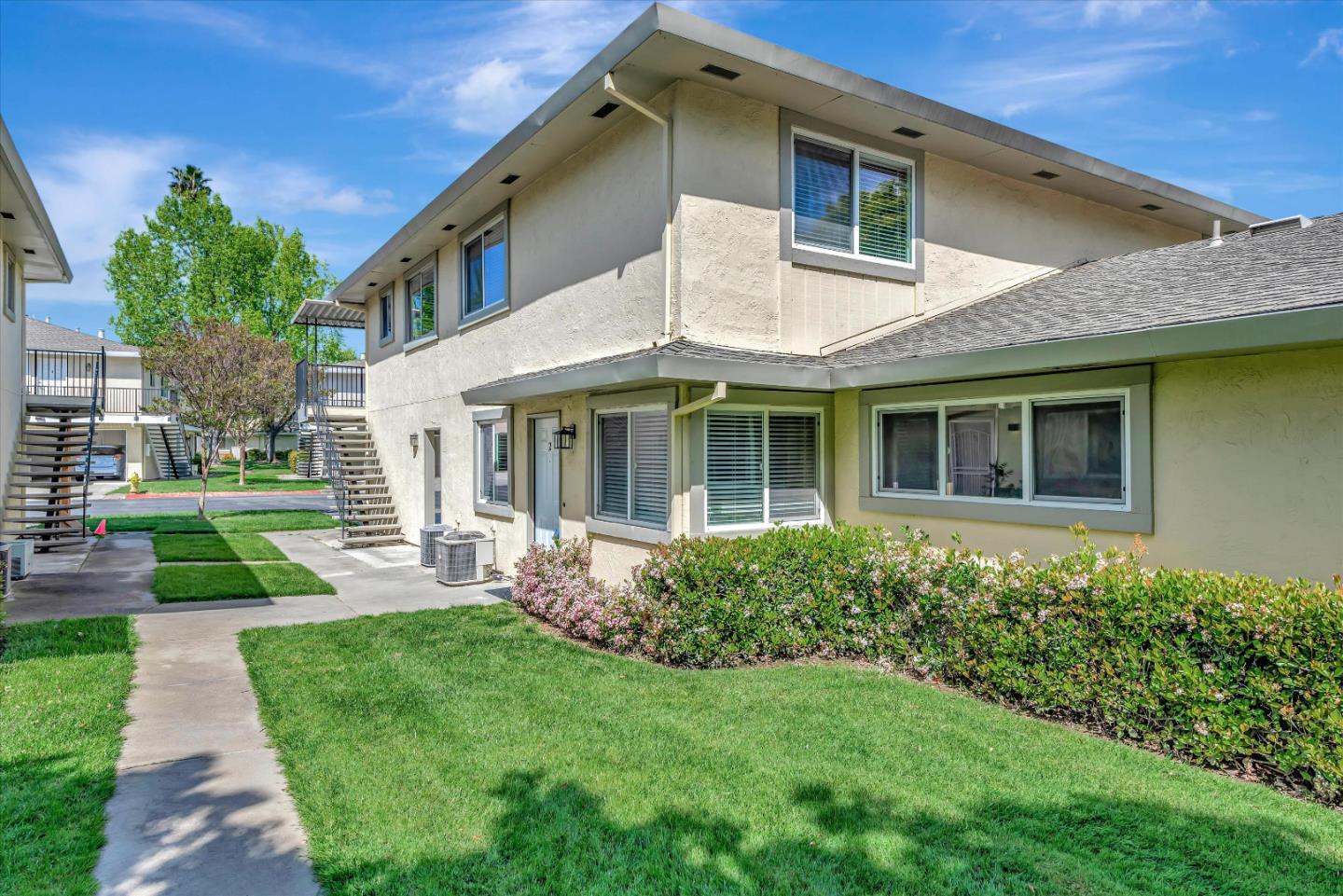 Detail Gallery Image 1 of 31 For 4777 Clydelle Ave #2,  San Jose,  CA 95124 - 2 Beds | 1 Baths