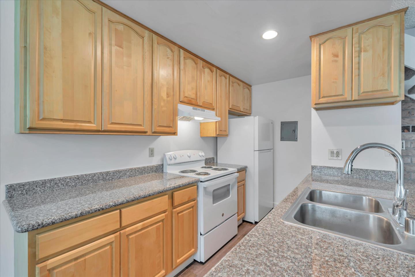 Detail Gallery Image 13 of 31 For 4777 Clydelle Ave #2,  San Jose,  CA 95124 - 2 Beds | 1 Baths
