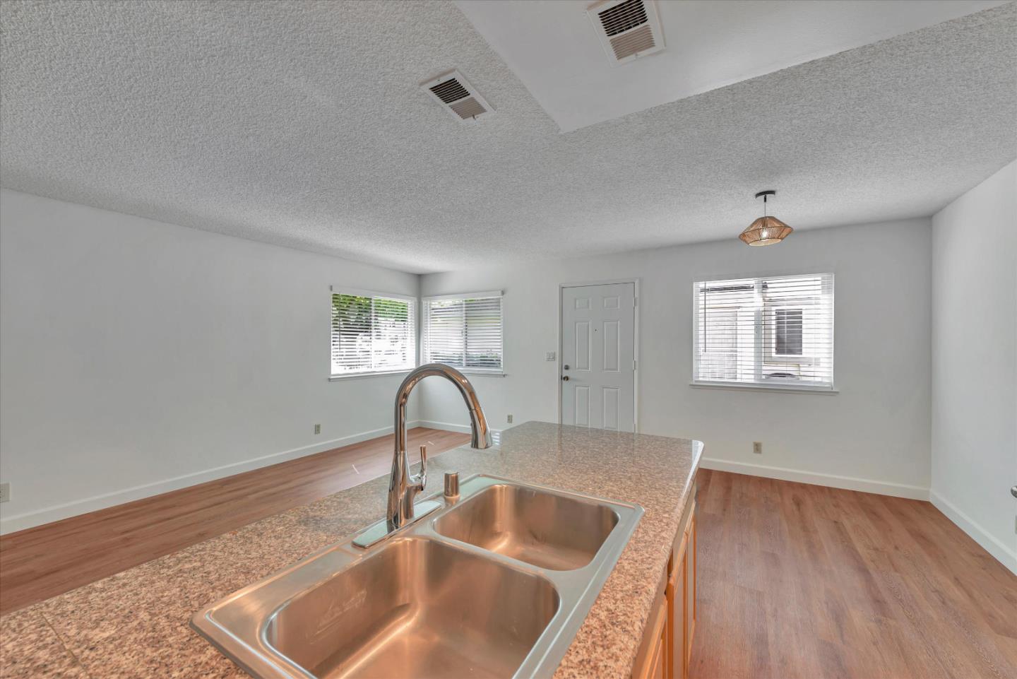 Detail Gallery Image 18 of 31 For 4777 Clydelle Ave #2,  San Jose,  CA 95124 - 2 Beds | 1 Baths