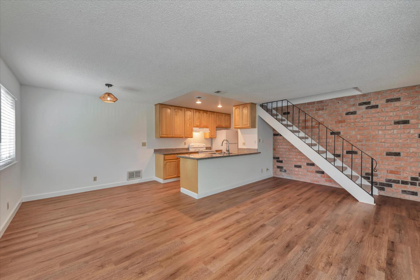 Detail Gallery Image 9 of 31 For 4777 Clydelle Ave #2,  San Jose,  CA 95124 - 2 Beds | 1 Baths