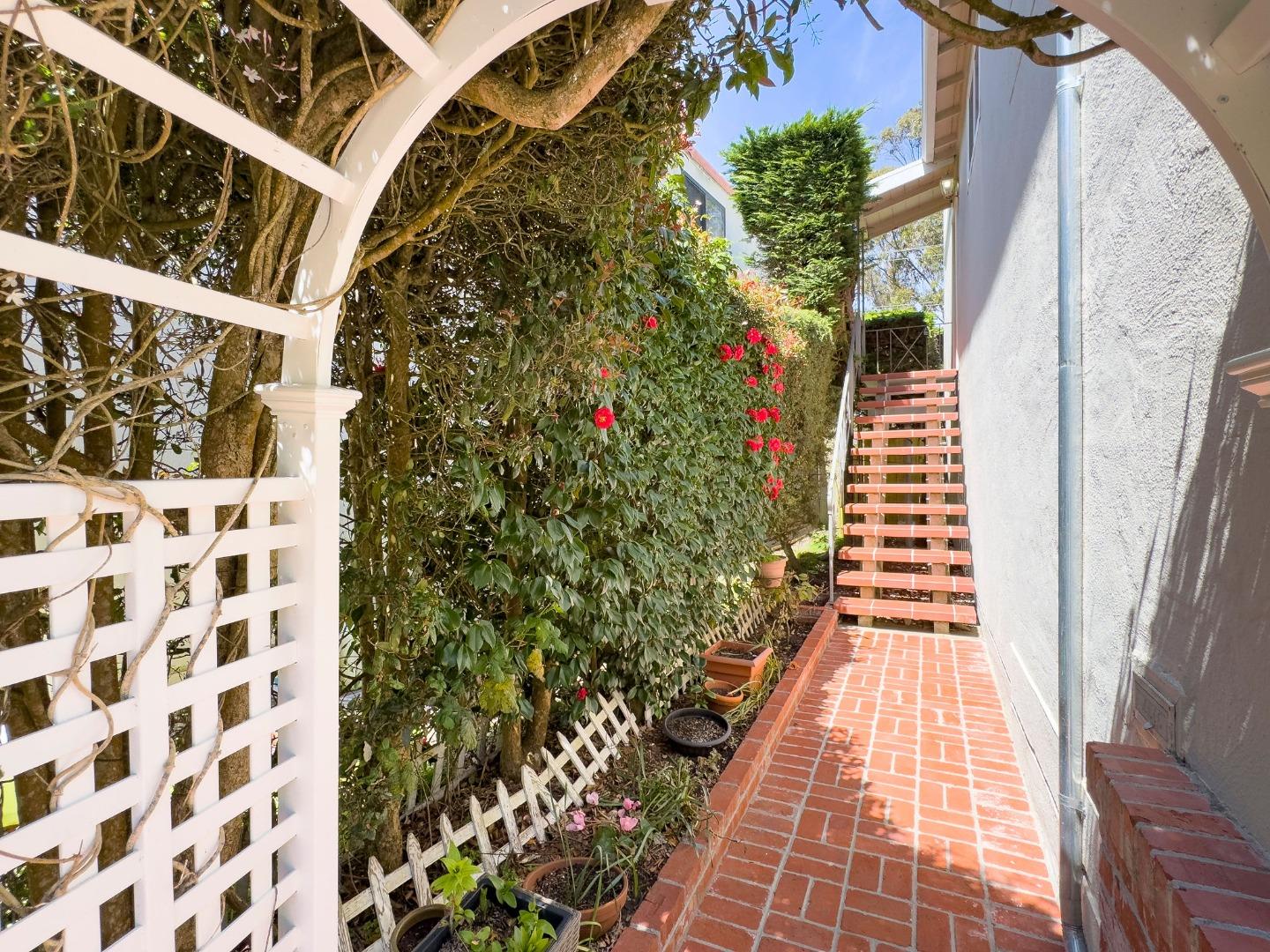 Detail Gallery Image 35 of 52 For 524 Southhill Blvd, Daly City,  CA 94014 - 3 Beds | 1 Baths