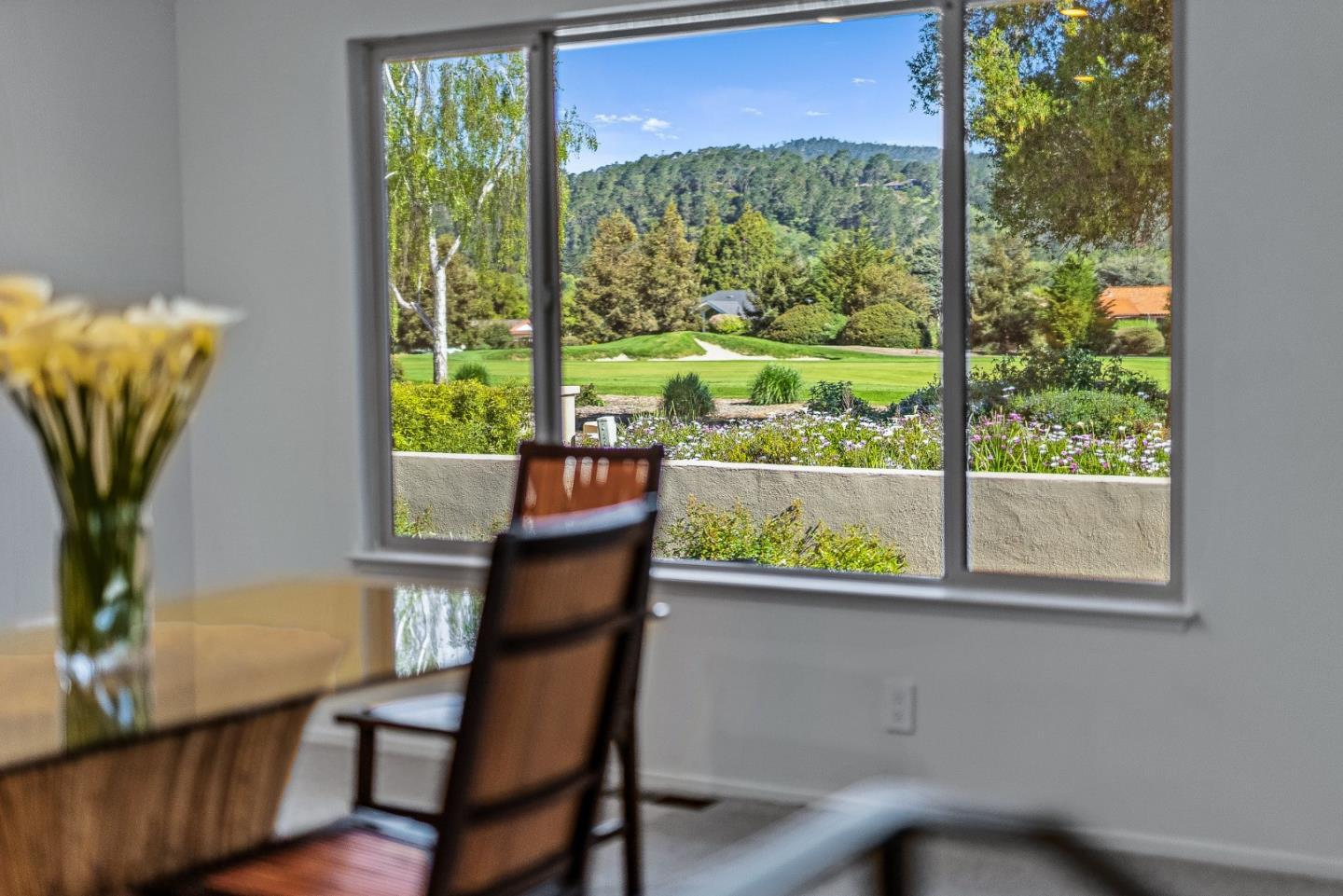 Detail Gallery Image 8 of 28 For 7073 Fairway Pl, Carmel,  CA 93923 - 3 Beds | 2 Baths