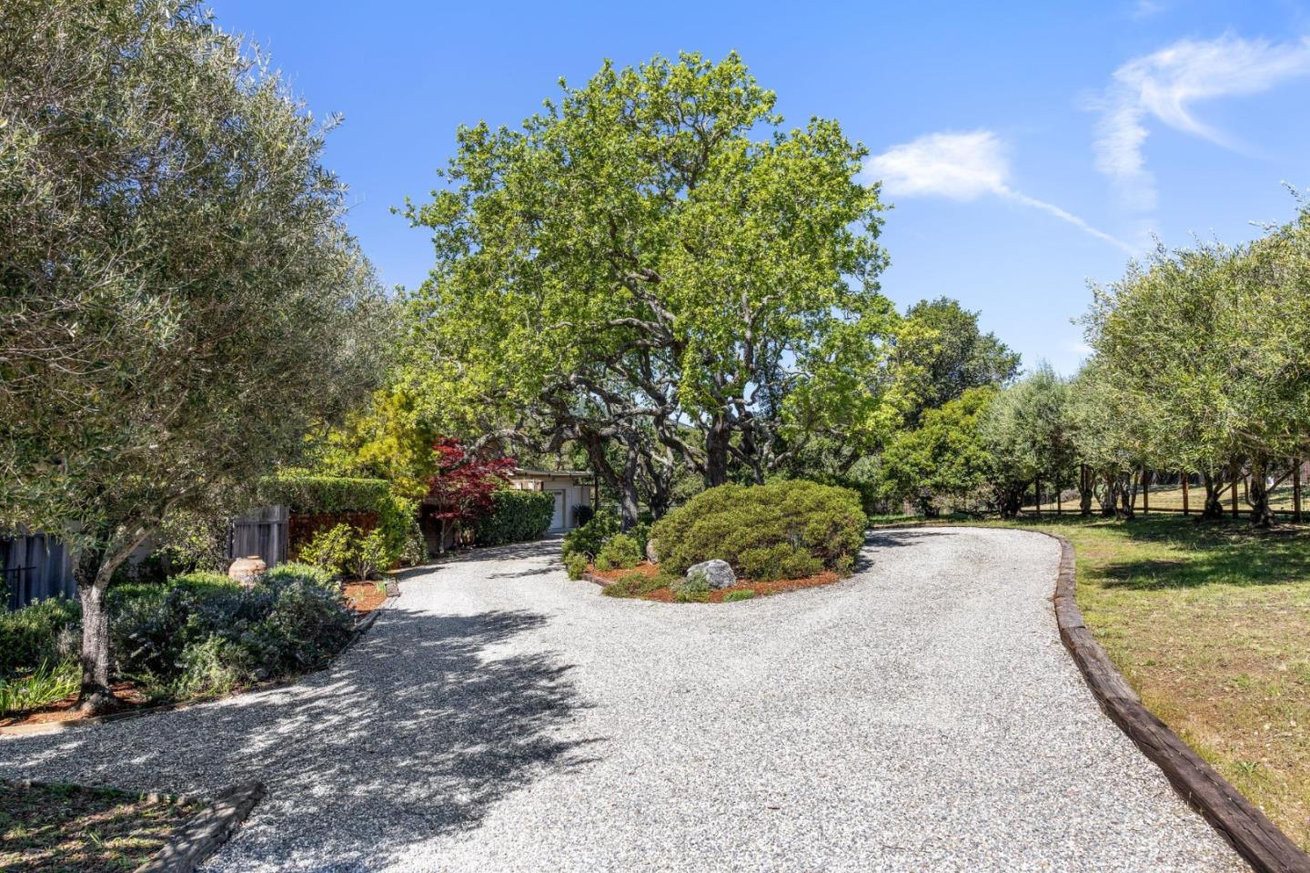 Detail Gallery Image 4 of 60 For 19 Ring Ln, Carmel Valley,  CA 93924 - 5 Beds | 4/1 Baths