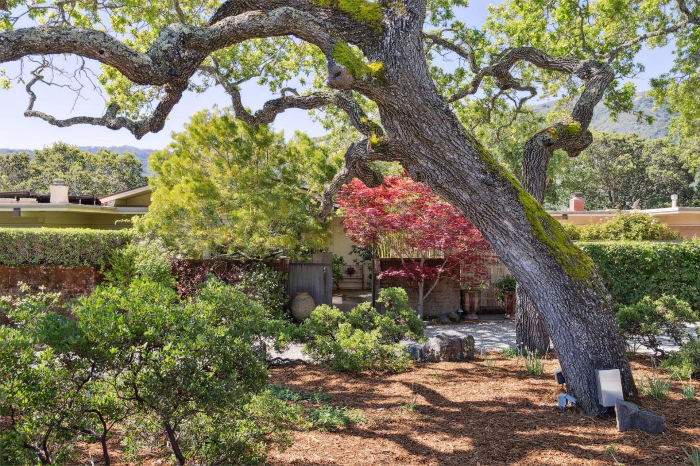 Detail Gallery Image 8 of 60 For 19 Ring Ln, Carmel Valley,  CA 93924 - 5 Beds | 4/1 Baths