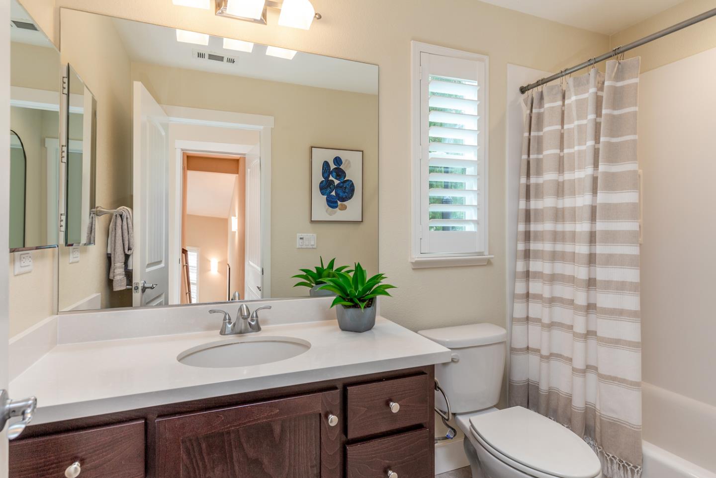 Detail Gallery Image 13 of 23 For 1950 San Luis Ave, Mountain View,  CA 94043 - 2 Beds | 2 Baths