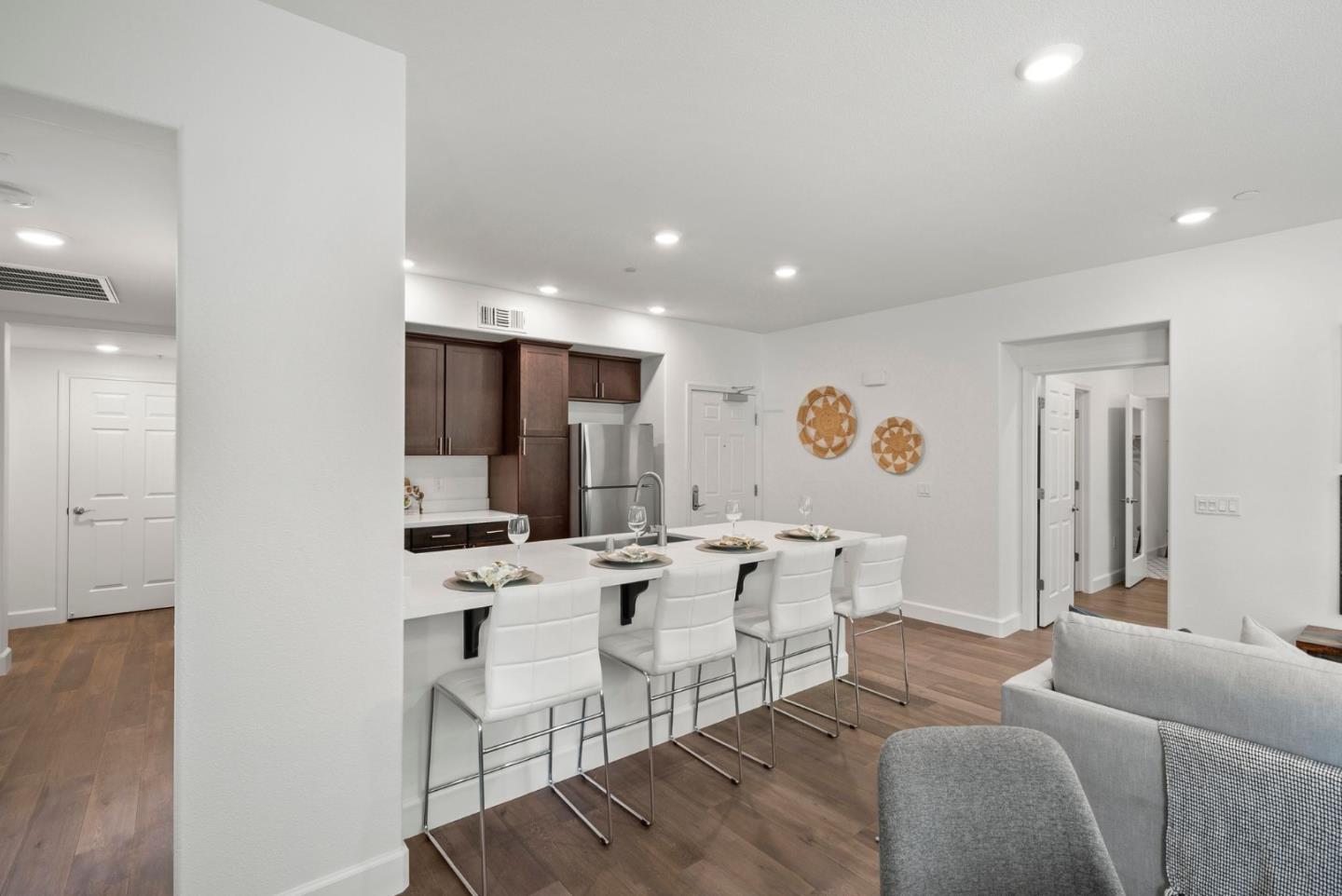 Detail Gallery Image 11 of 28 For 1140 Karby Ter #101,  Sunnyvale,  CA 94089 - 2 Beds | 2 Baths