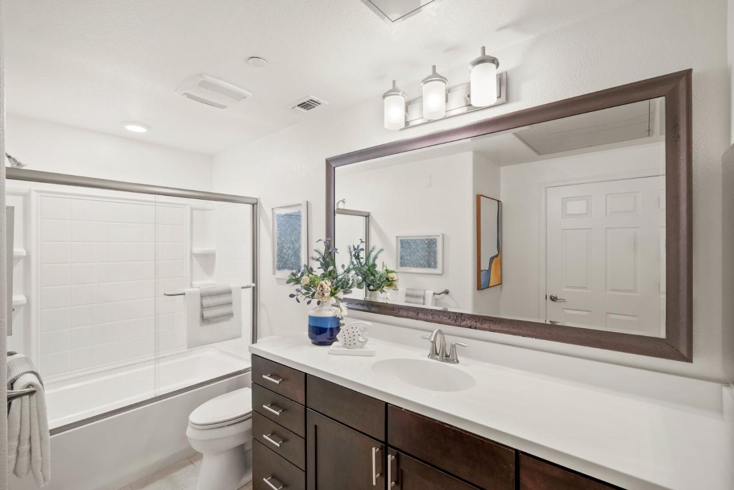 Detail Gallery Image 22 of 28 For 1140 Karby Ter #101,  Sunnyvale,  CA 94089 - 2 Beds | 2 Baths