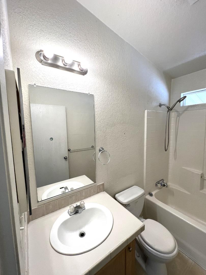 Detail Gallery Image 13 of 26 For 27361 Sierra Hwy #75,  Canyon Country,  CA 91351 - 3 Beds | 2 Baths