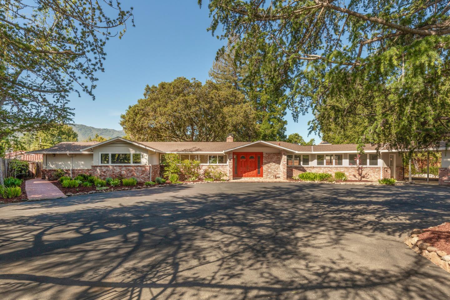 Detail Gallery Image 1 of 33 For 906 Lundy Ln, Los Altos,  CA 94024 - 4 Beds | 2/1 Baths