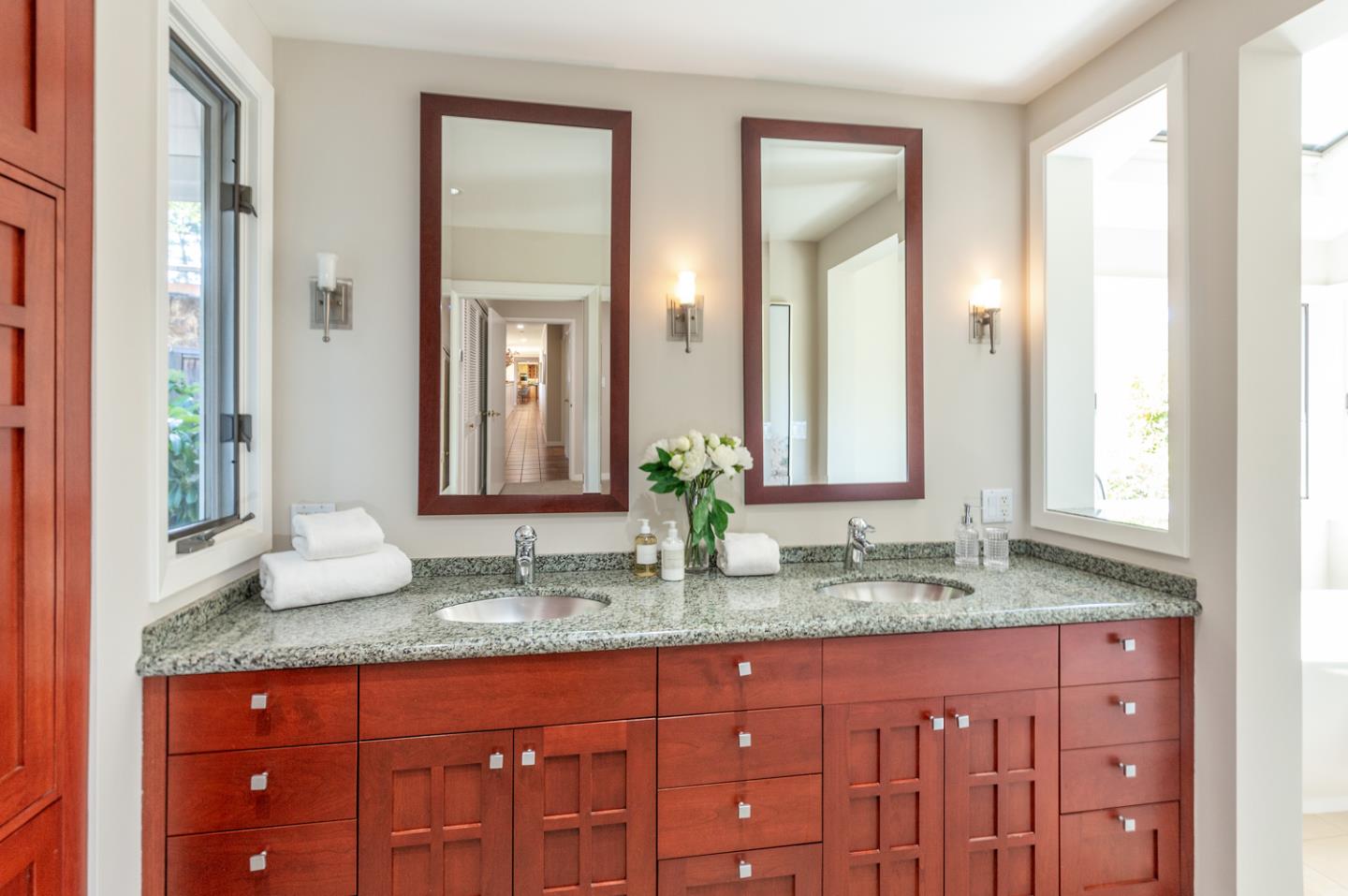Detail Gallery Image 18 of 33 For 906 Lundy Ln, Los Altos,  CA 94024 - 4 Beds | 2/1 Baths