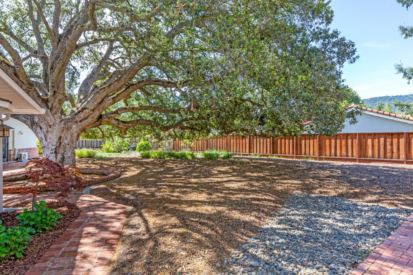 Detail Gallery Image 28 of 33 For 906 Lundy Ln, Los Altos,  CA 94024 - 4 Beds | 2/1 Baths