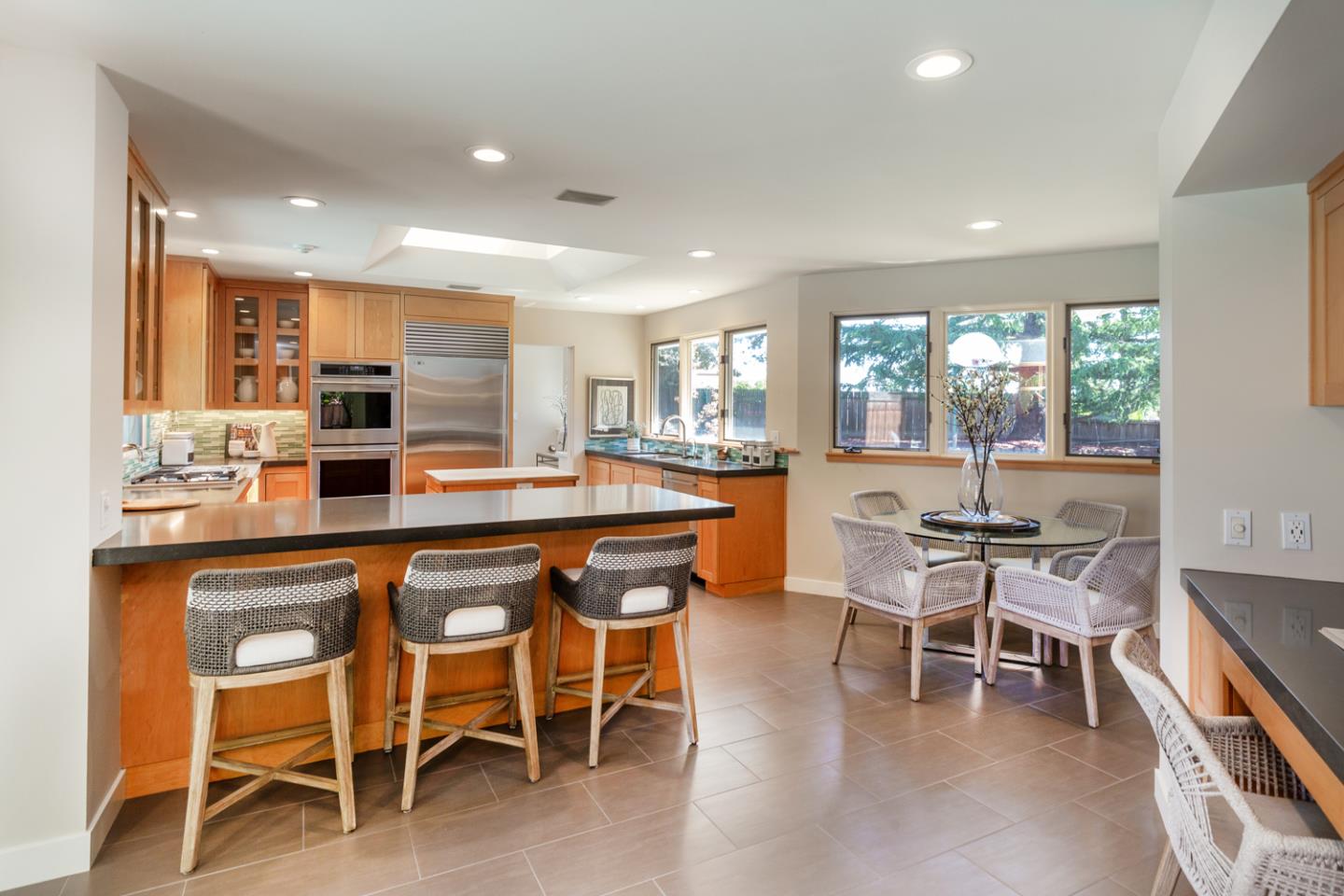 Detail Gallery Image 6 of 33 For 906 Lundy Ln, Los Altos,  CA 94024 - 4 Beds | 2/1 Baths