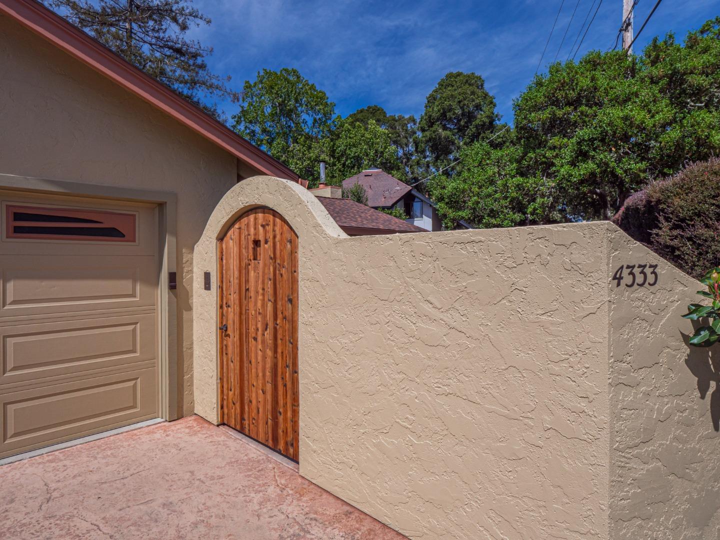 Detail Gallery Image 2 of 67 For 4333 Fairway Dr, Soquel,  CA 95073 - 3 Beds | 2/1 Baths