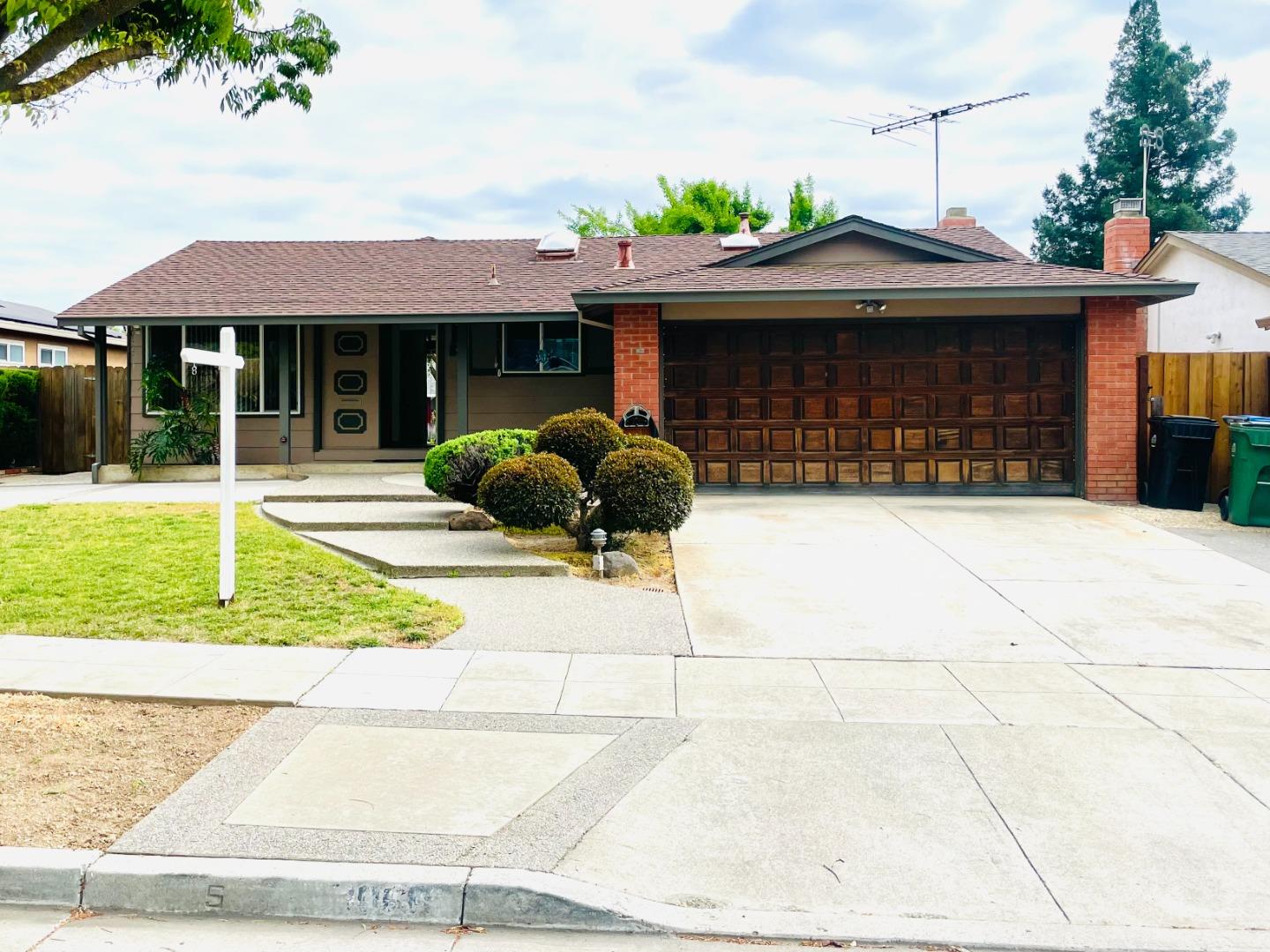 Photo of 3066 Lynview Dr in San Jose, CA