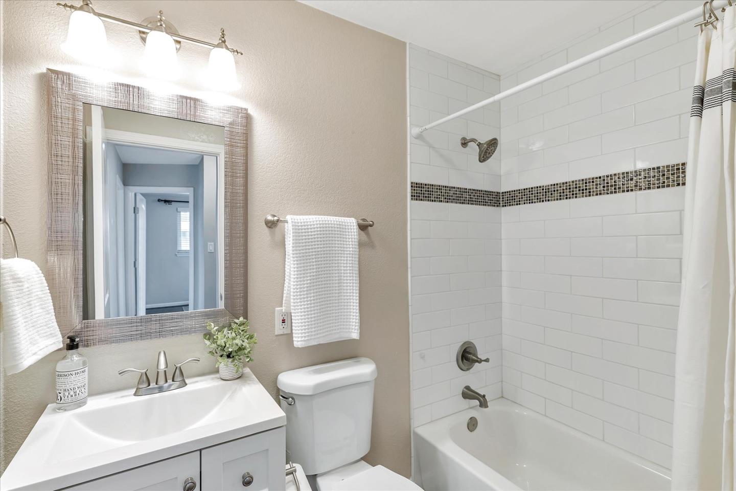 Detail Gallery Image 23 of 27 For 1854 Pine St, Livermore,  CA 94551 - 3 Beds | 2 Baths