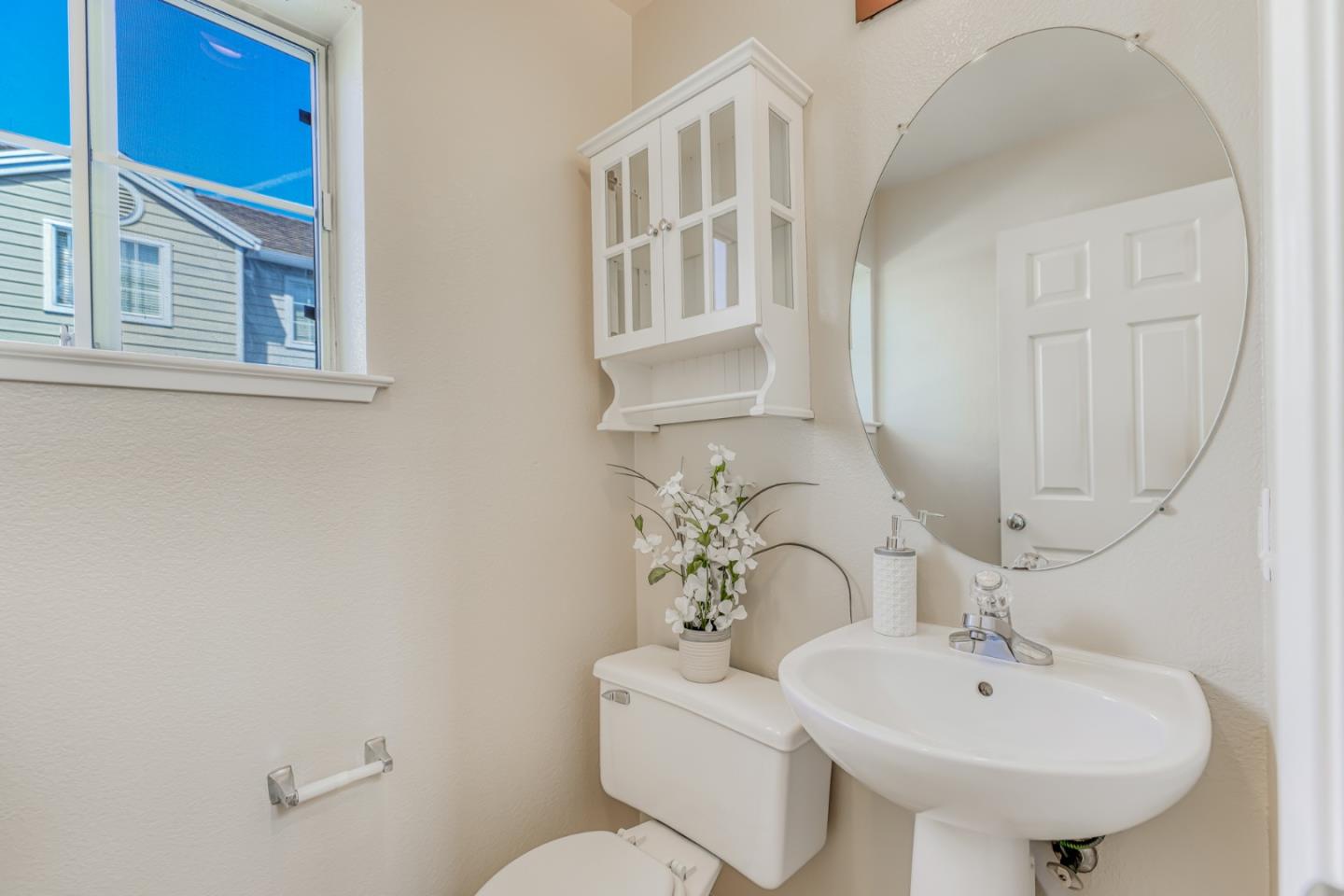 Detail Gallery Image 20 of 47 For 376 Meridian Dr, Redwood City,  CA 94065 - 2 Beds | 2/1 Baths