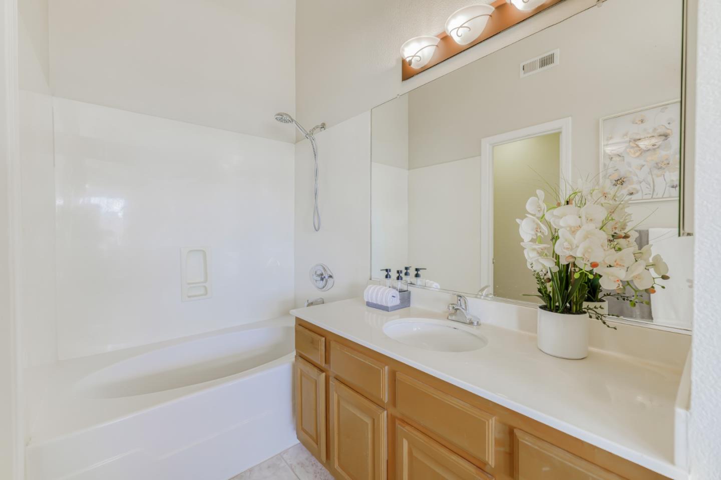 Detail Gallery Image 28 of 47 For 376 Meridian Dr, Redwood City,  CA 94065 - 2 Beds | 2/1 Baths