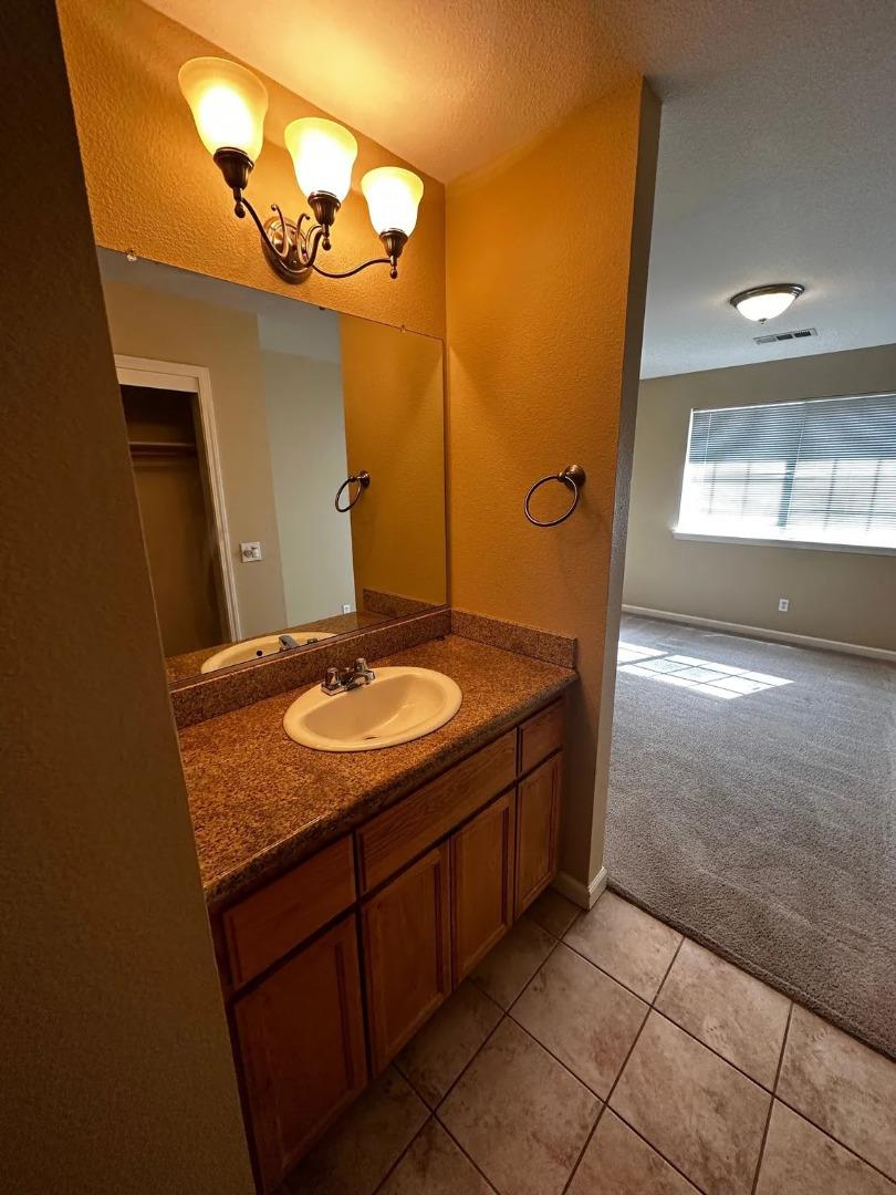 Detail Gallery Image 12 of 14 For 425 Acacia #2,  Tracy,  CA 95376 - 2 Beds | 2 Baths