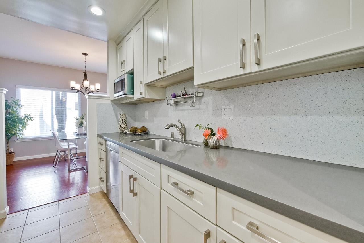 Detail Gallery Image 11 of 35 For 2269 Armada Way, San Mateo,  CA 94404 - 2 Beds | 2/1 Baths