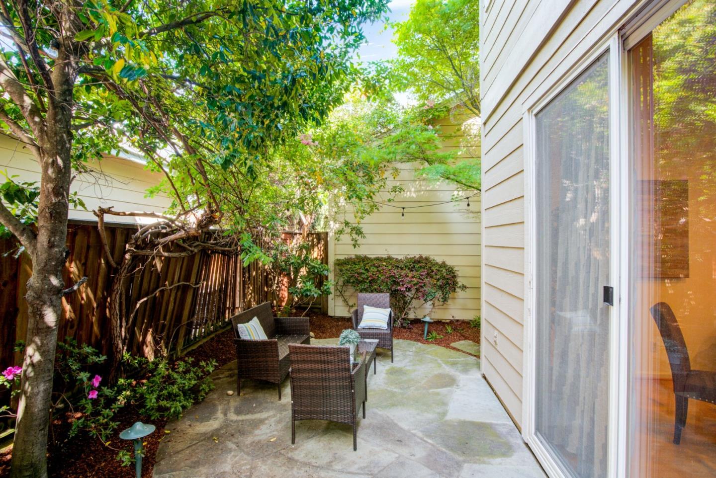 Detail Gallery Image 53 of 67 For 949 Mouton Cir, East Palo Alto,  CA 94303 - 4 Beds | 2/1 Baths