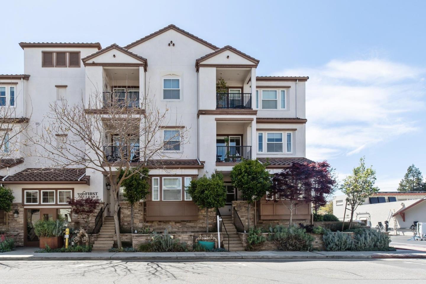 Detail Gallery Image 1 of 25 For 396 1st St #1,  Los Altos,  CA 94022 - 1 Beds | 1 Baths