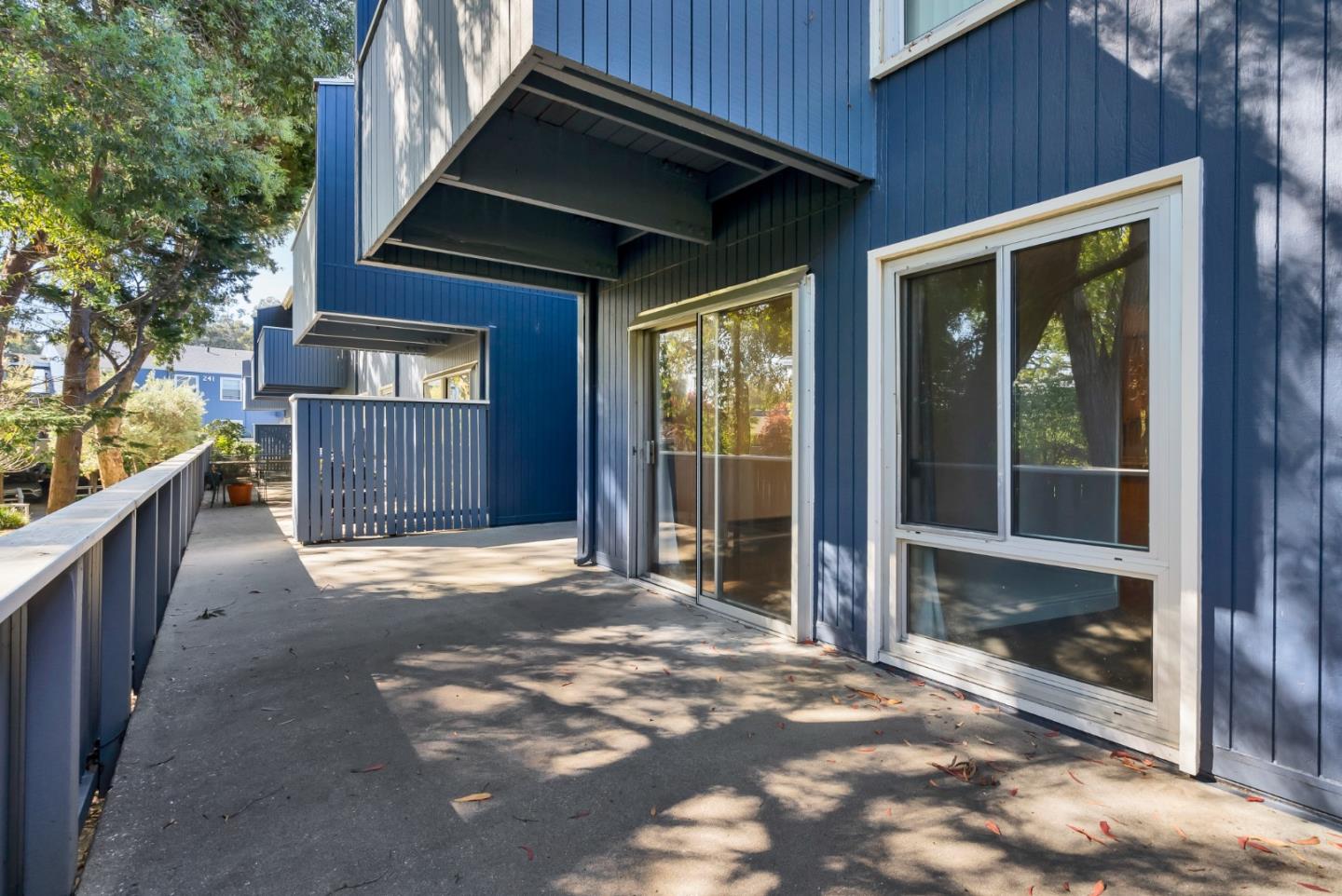 Detail Gallery Image 1 of 1 For 249 Boardwalk Ave #C,  San Bruno,  CA 94066 - 1 Beds | 1 Baths