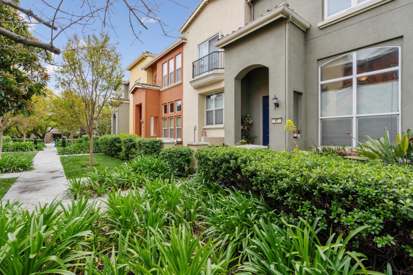 Detail Gallery Image 1 of 23 For 97 Esfahan Dr, San Jose,  CA 95111 - 3 Beds | 2/1 Baths