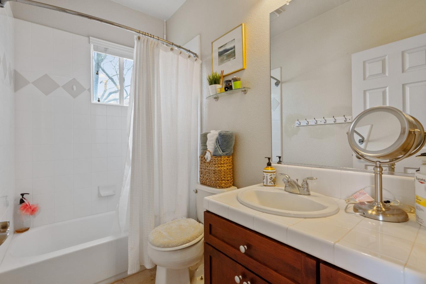 Detail Gallery Image 20 of 23 For 97 Esfahan Dr, San Jose,  CA 95111 - 3 Beds | 2/1 Baths
