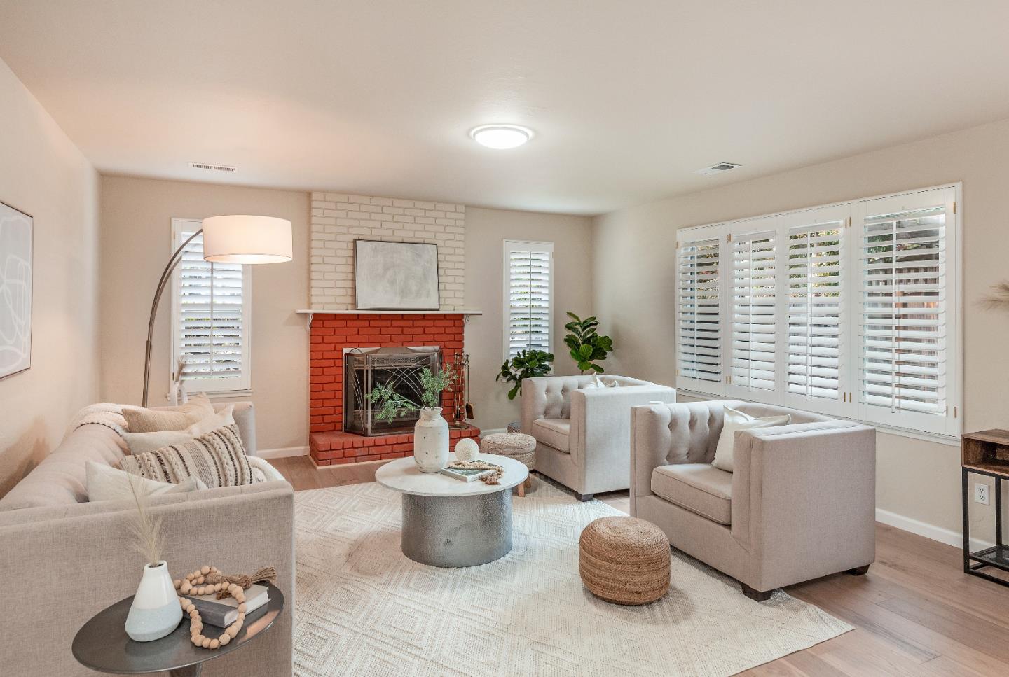 Detail Gallery Image 3 of 17 For 2391 Carmel Dr, Palo Alto,  CA 94303 - 4 Beds | 2 Baths