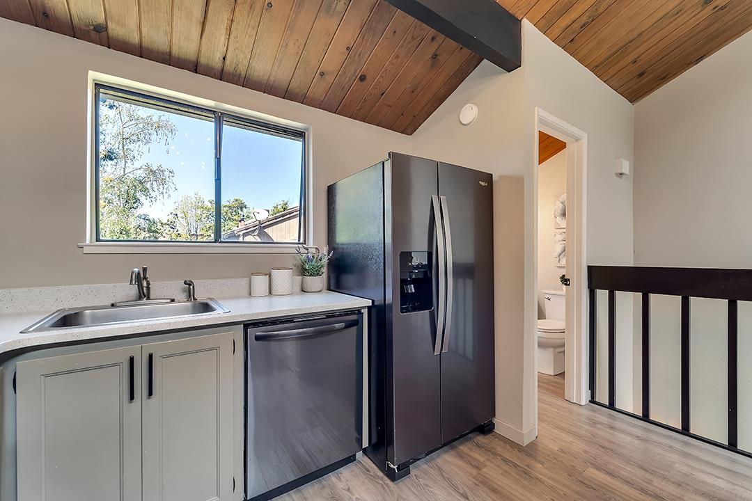 Detail Gallery Image 11 of 33 For 233 Horizon Ave, Mountain View,  CA 94043 - 2 Beds | 1/1 Baths