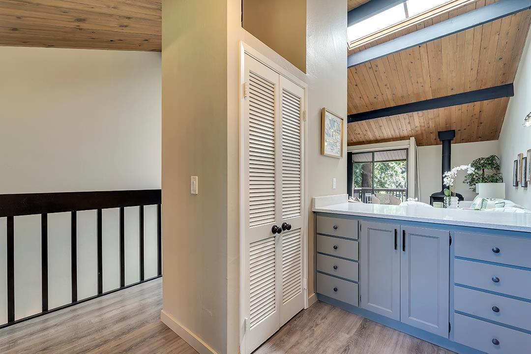 Detail Gallery Image 12 of 33 For 233 Horizon Ave, Mountain View,  CA 94043 - 2 Beds | 1/1 Baths
