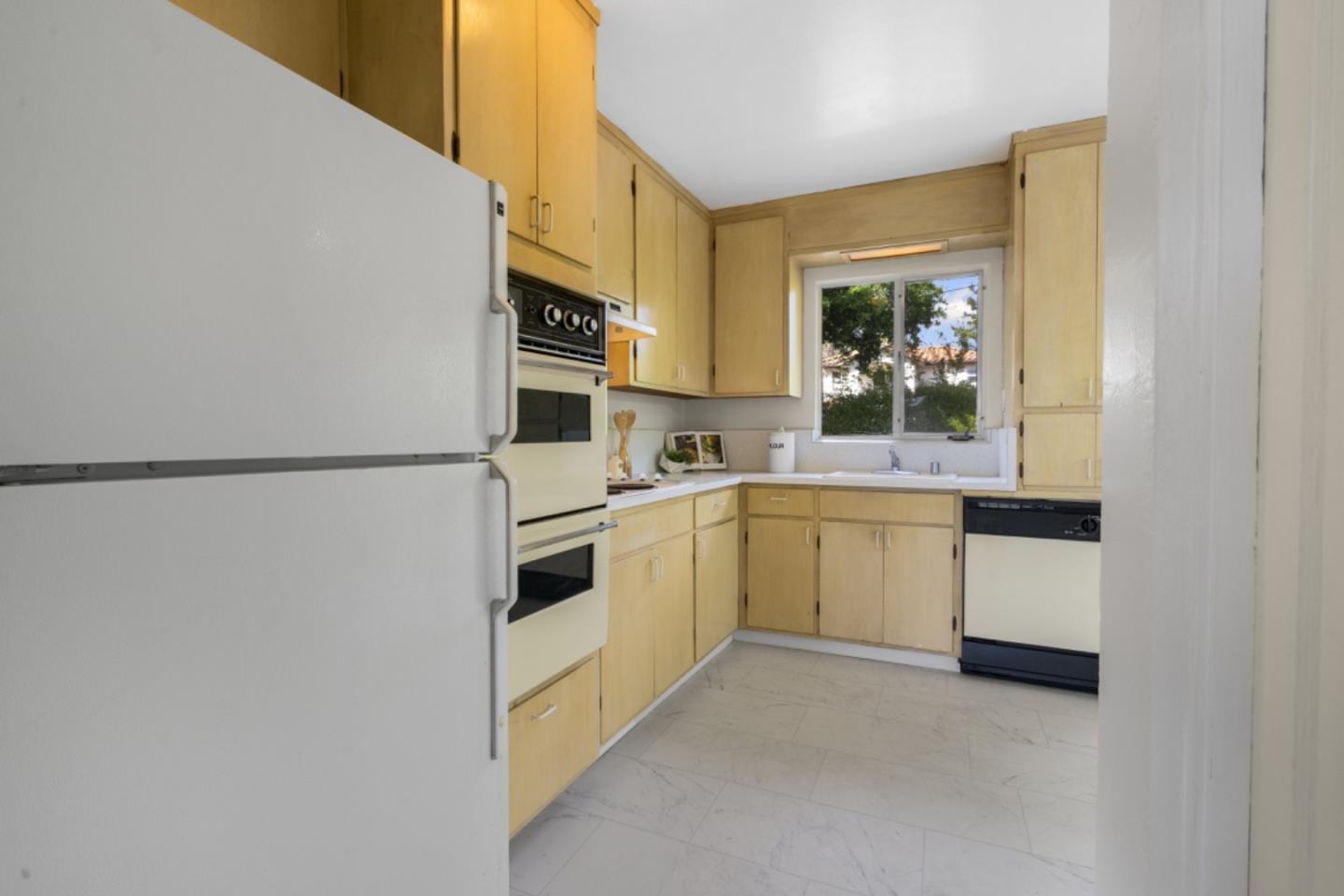 Detail Gallery Image 15 of 43 For 3313 Bryant St, Palo Alto,  CA 94306 - 3 Beds | 1 Baths