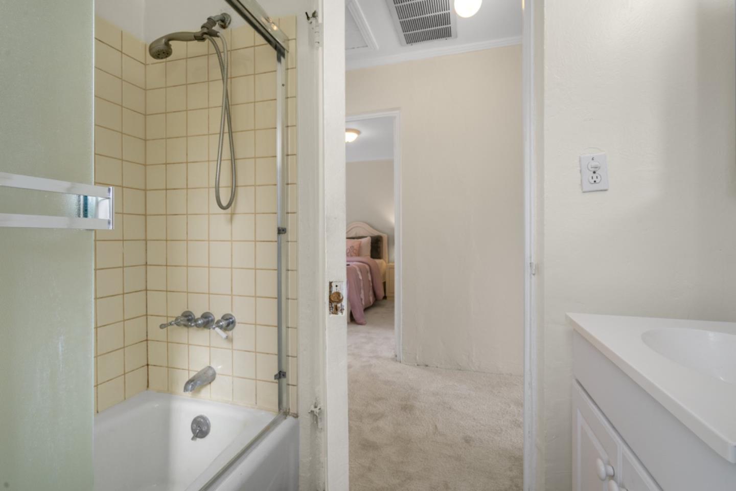 Detail Gallery Image 20 of 43 For 3313 Bryant St, Palo Alto,  CA 94306 - 3 Beds | 1 Baths
