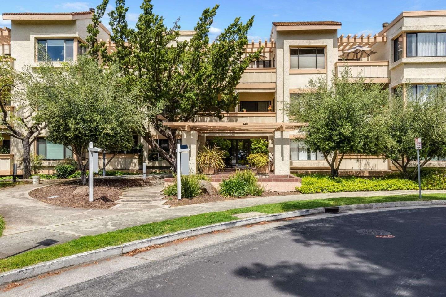 Detail Gallery Image 1 of 1 For 440 Cesano Ct #110,  Palo Alto,  CA 94306 - 2 Beds | 2 Baths