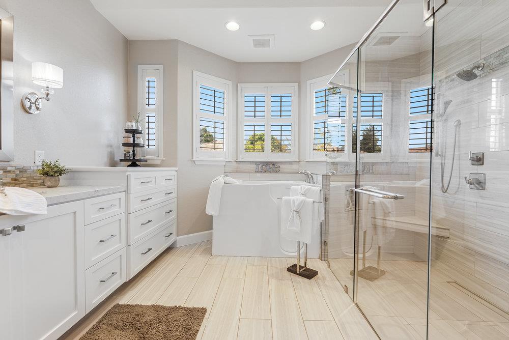 Detail Gallery Image 123 of 178 For 1540 Sonnys Way, Hollister,  CA 95023 - 4 Beds | 2/1 Baths