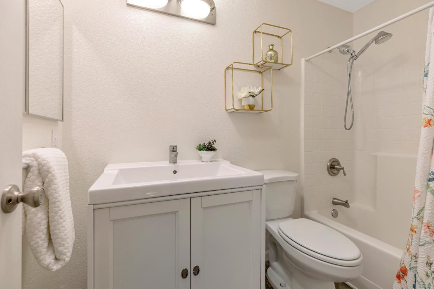 Detail Gallery Image 19 of 57 For 181 San Tropez Dr, Hollister,  CA 95023 - 3 Beds | 2 Baths