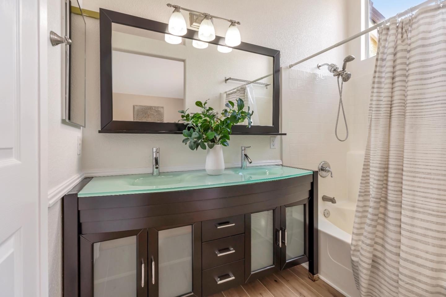Detail Gallery Image 28 of 57 For 181 San Tropez Dr, Hollister,  CA 95023 - 3 Beds | 2 Baths