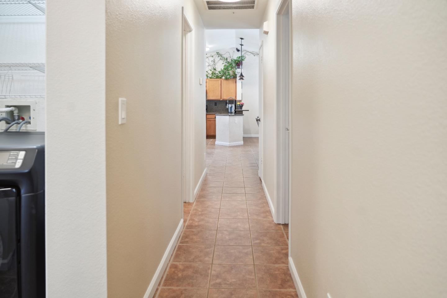 Detail Gallery Image 9 of 33 For 806 Appaloosa Way, Gonzales,  CA 93926 - 4 Beds | 2 Baths