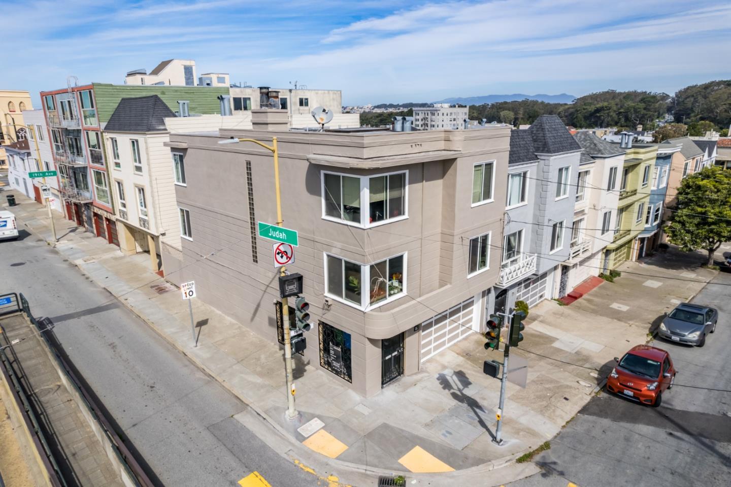 Photo of 1395 18th Ave in San Francisco, CA