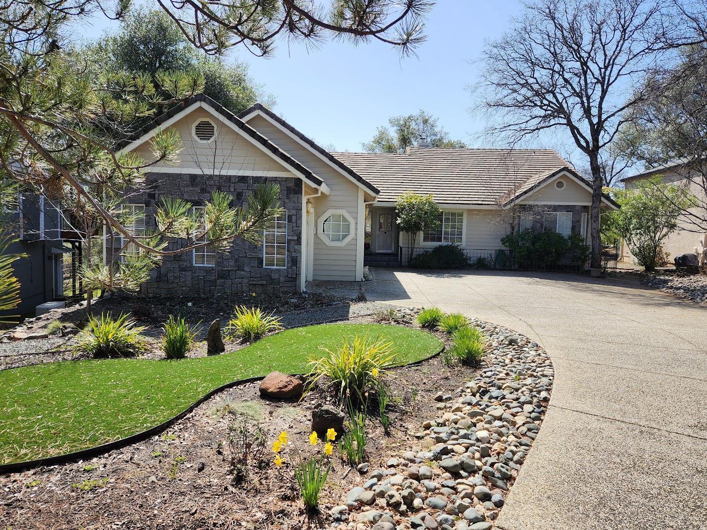 Detail Gallery Image 1 of 25 For 18109 Hummingbird Dr, Penn Valley,  CA 95946 - 3 Beds | 2 Baths