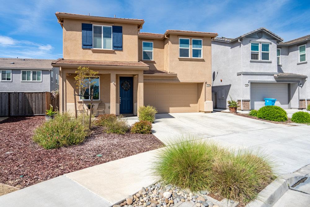 Detail Gallery Image 1 of 1 For 1290 Marille Ln, Hollister,  CA 95023 - 3 Beds | 2/1 Baths