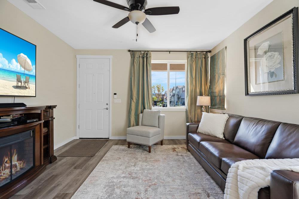 Detail Gallery Image 9 of 67 For 1290 Marille Ln, Hollister,  CA 95023 - 3 Beds | 2/1 Baths