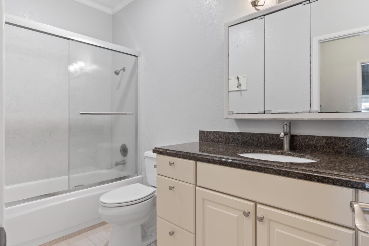 Detail Gallery Image 10 of 12 For 50 N San Mateo Dr #107,  San Mateo,  CA 94401 - 1 Beds | 1 Baths