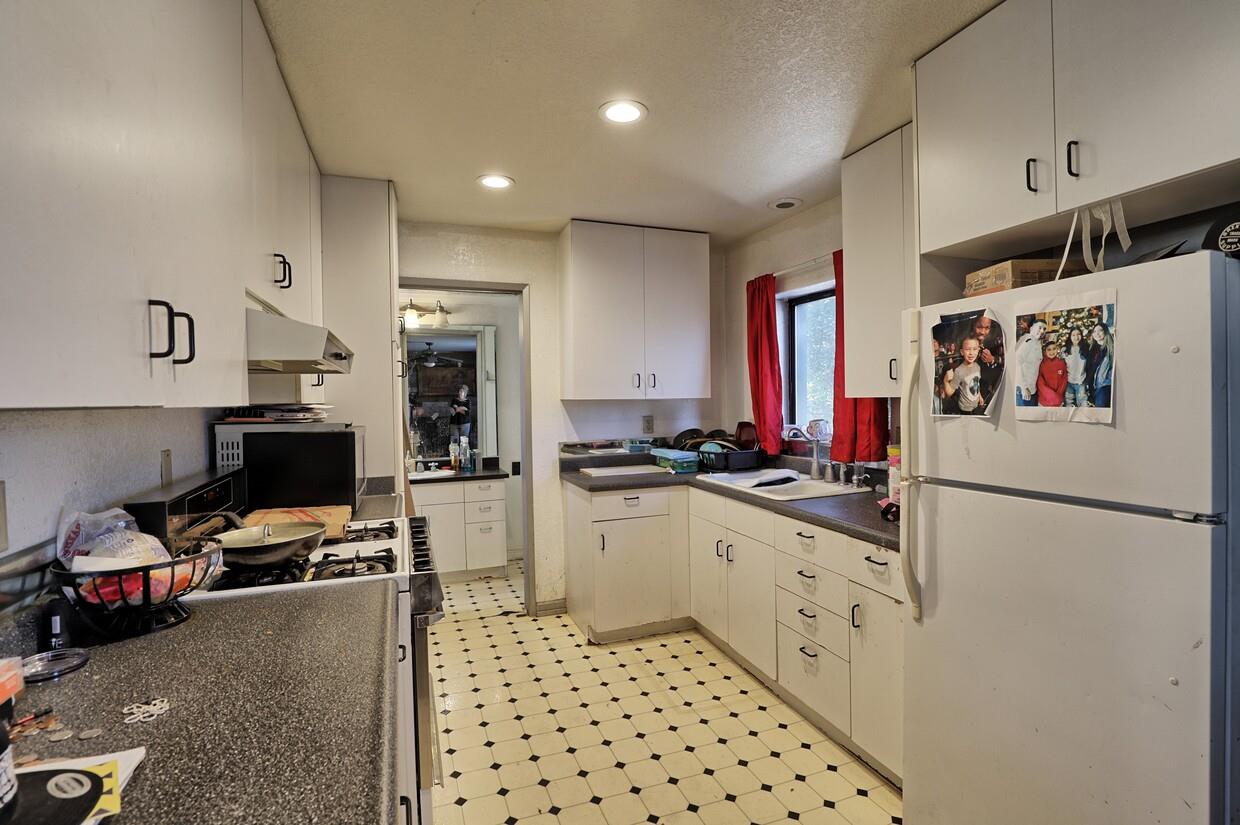 Detail Gallery Image 8 of 17 For 7648 Monterey St, Gilroy,  CA 95020 - – Beds | – Baths