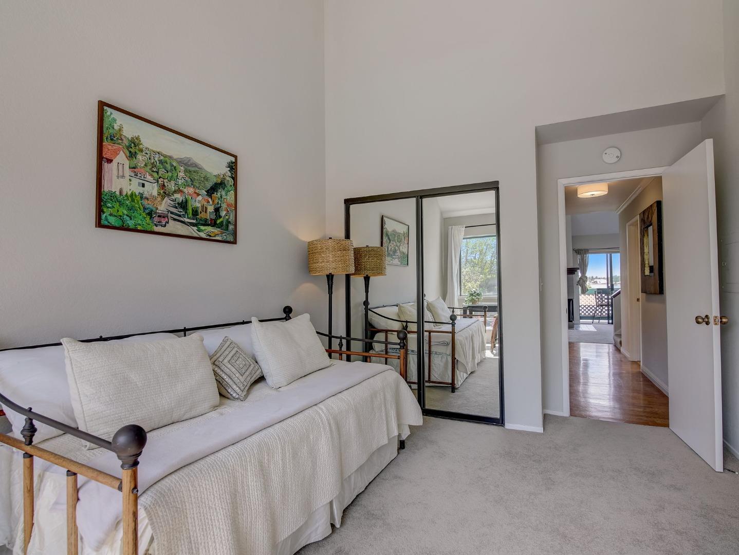 Detail Gallery Image 16 of 48 For 86 Pelican Ln, Redwood City,  CA 94065 - 2 Beds | 2 Baths